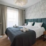 Aparthotel Weissa 7